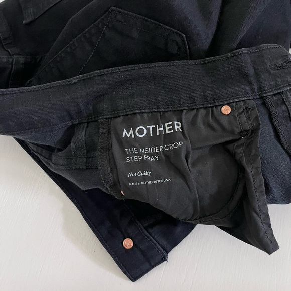 MOTHER The Insider Mid-Rise
Crop Step Fray Jeans - Picture 6 of 9